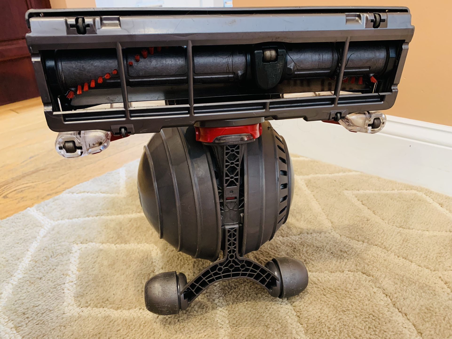 Dyson DC 40 vacuum cleaner