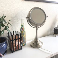 Cosmetic Makeup Mirror with Light Thumbnail