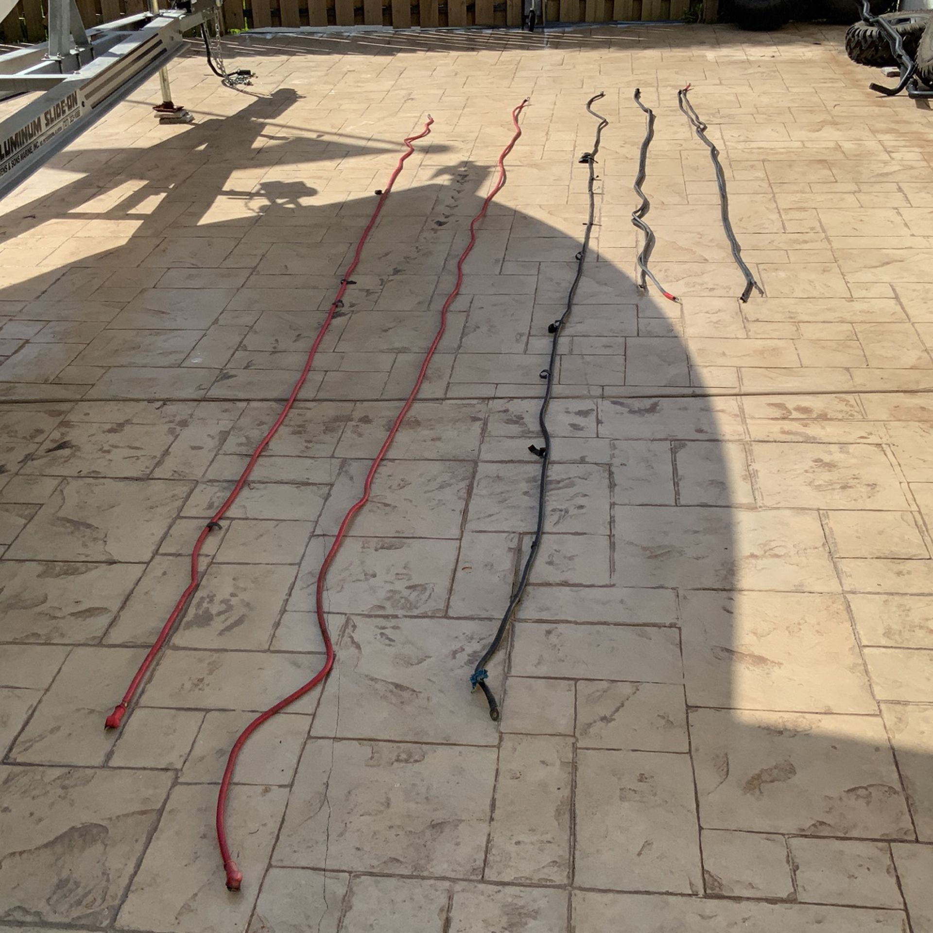 Marine Battery Cables 2 Positive 19 Ft One Neg   And Two Positive And 2 Neg 10 Ft Approx    