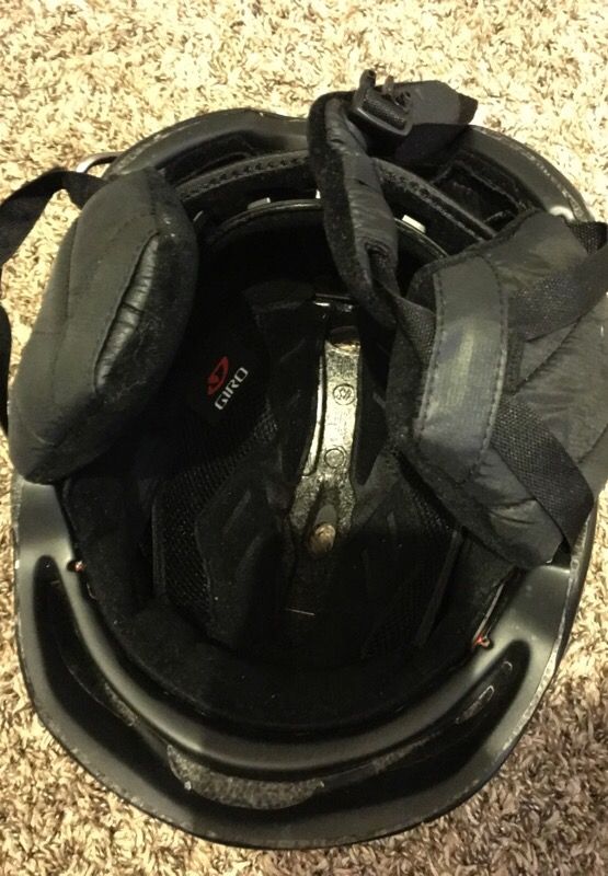 Giro snowboarding helmet size medium