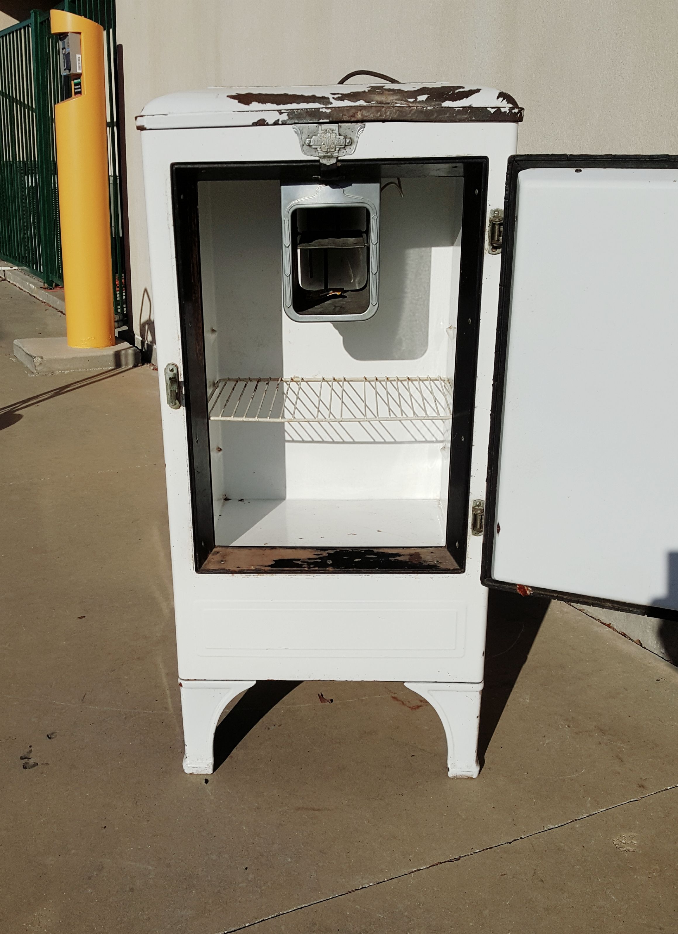 Rare 1935/36 GM Frigidaire Standard Line Refrigerator for Sale in