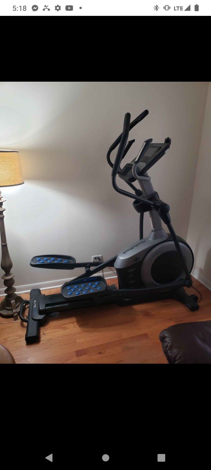 NORDICTRACK 10.9I ELLIPTICAL MACHINE ( LIKE NEW & DELIVERY AVAILABLE TODAY)