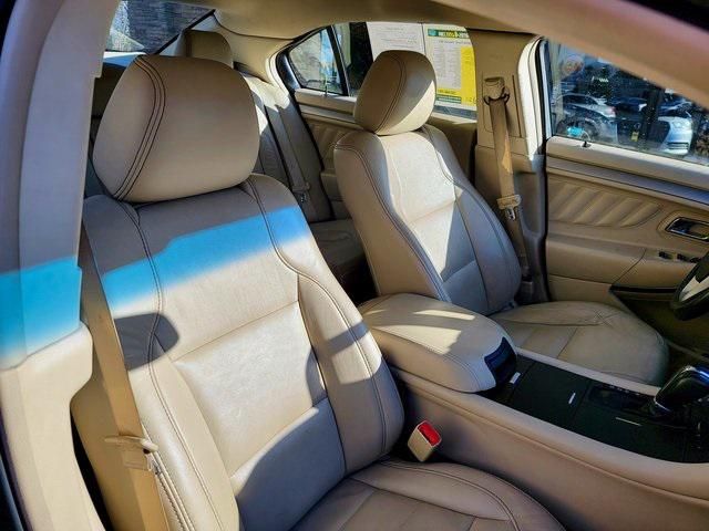 2016 Ford Taurus