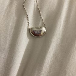 Tiffany’s Elsa Perretti Bean Necklace  Thumbnail