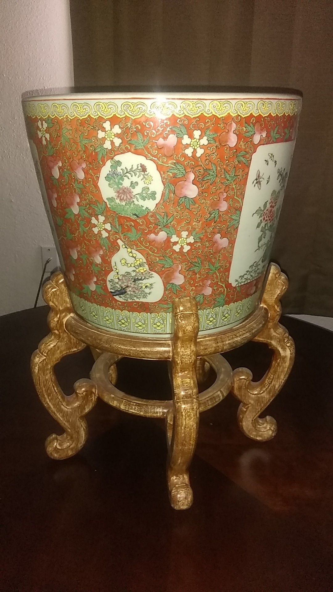 Asian fishbowl -w- stand or large vase