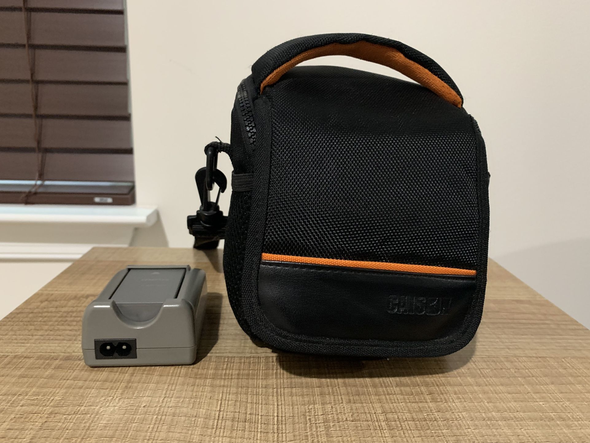 Olympus Pen Lite E-PL7 (Camera Bundle)
