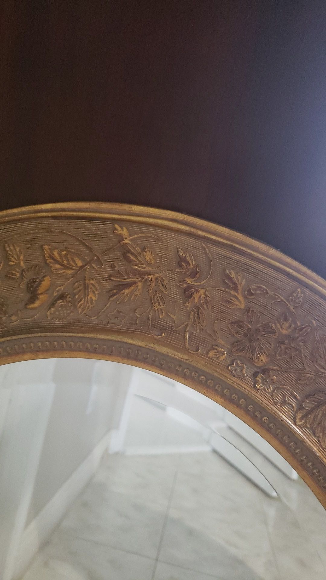 Oval mirror