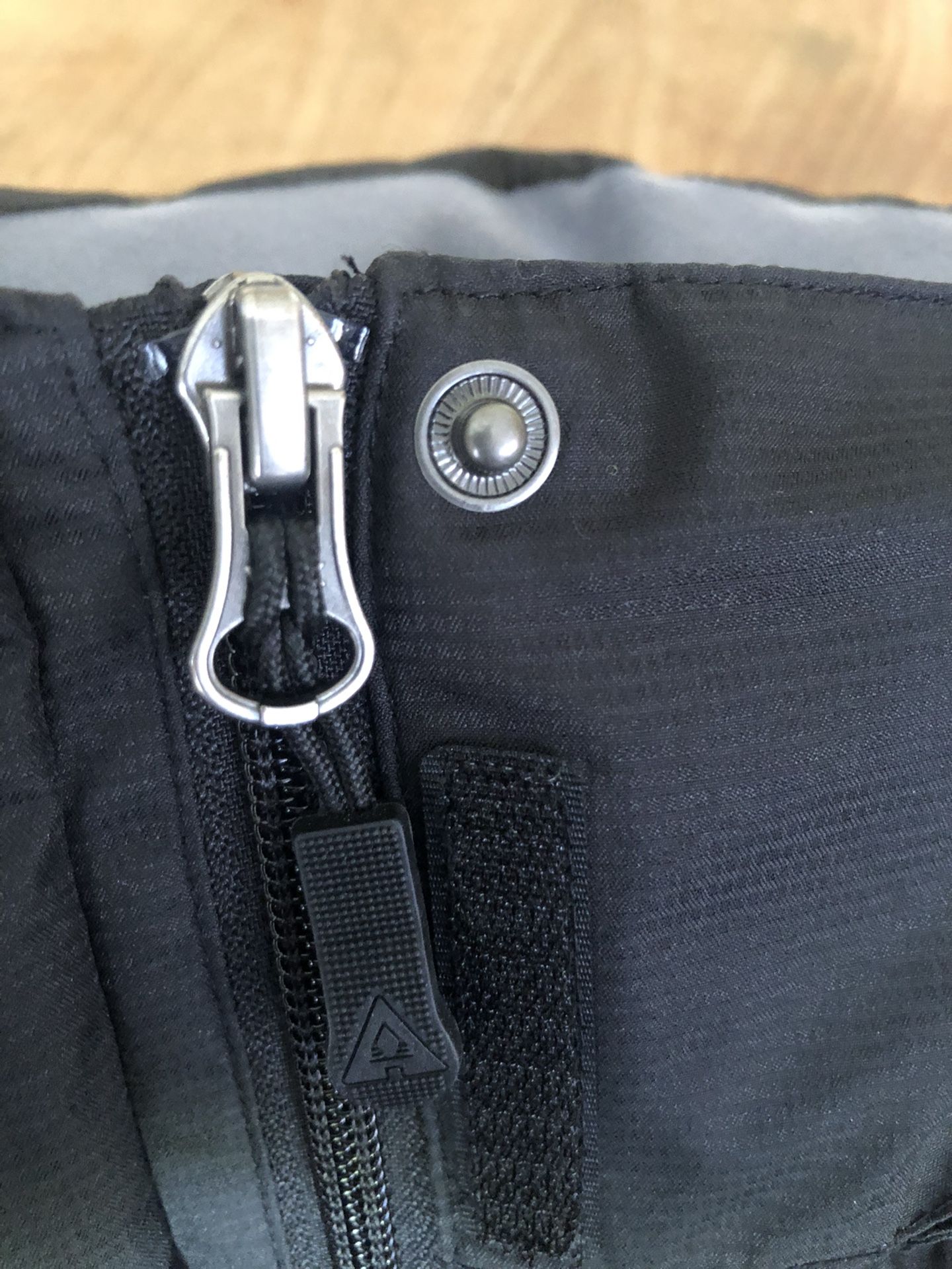 Ascend Waterproof Jacket Men's Meduim Like New!!