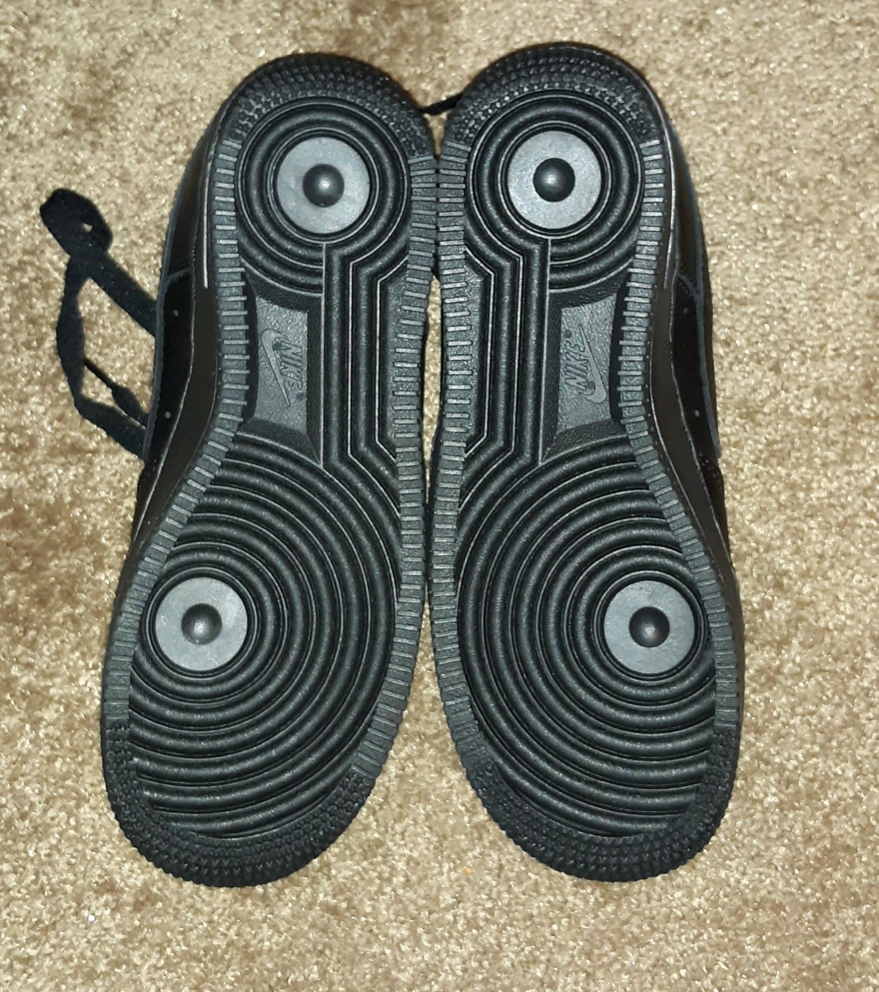 Nike boys shoes