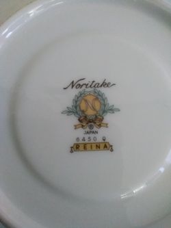 Noritake Reina 6450Q China Set. Thumbnail