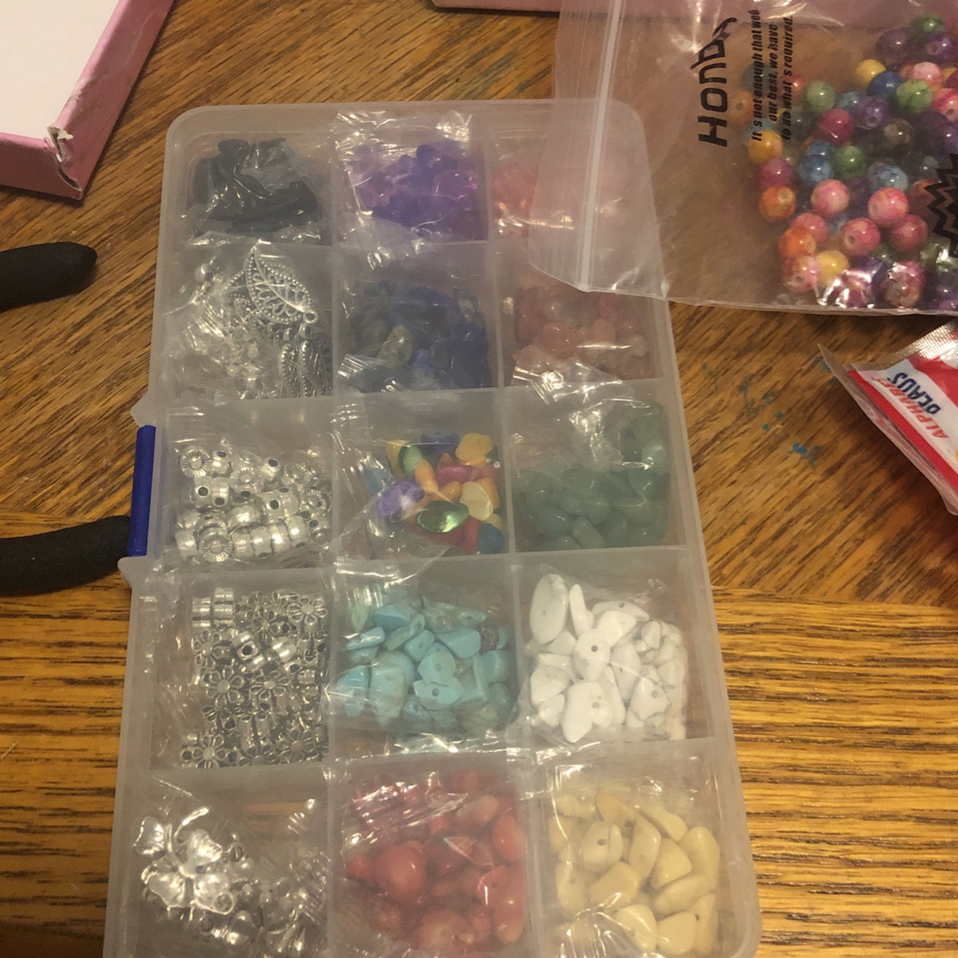 Bead Kit, hundreds of beads