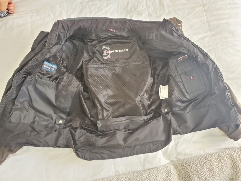Large Men's First Gear Motorcycle Jacket w/liner