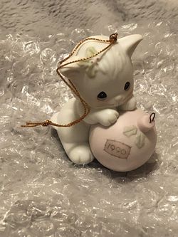 1990 Precious Moments Collection Miniature Ornament “ Wishing You A Purr-Fect Holiday” Thumbnail
