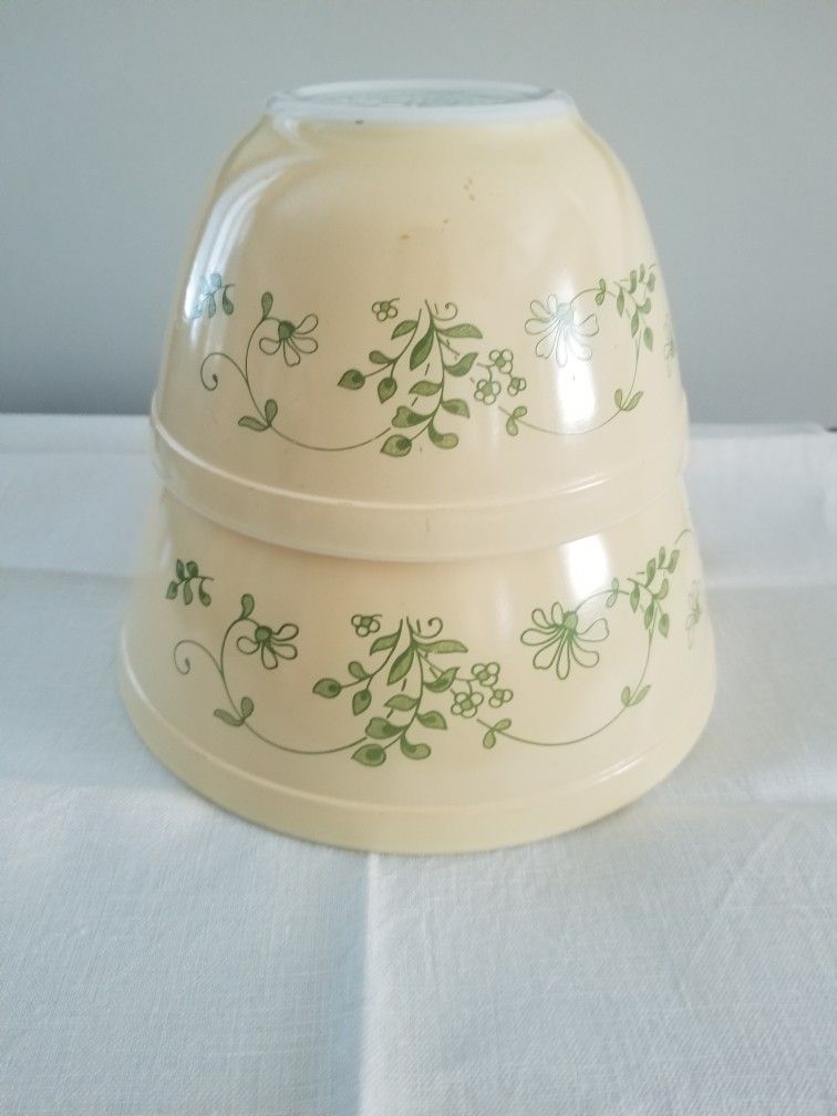 Pyrex Shenendoah Ivy Glass Bowl Set #401 and #402
