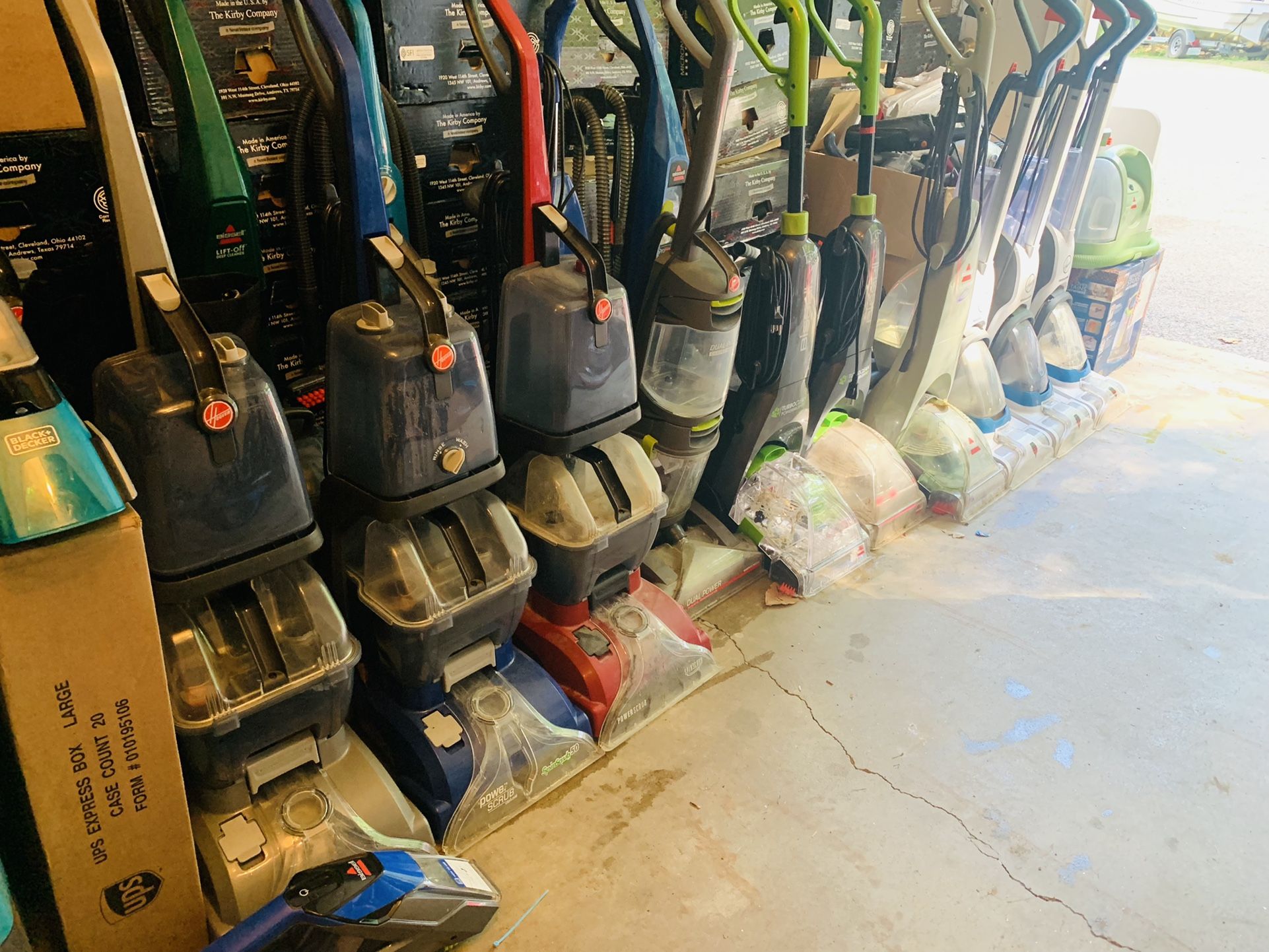 Working carpet shampooers