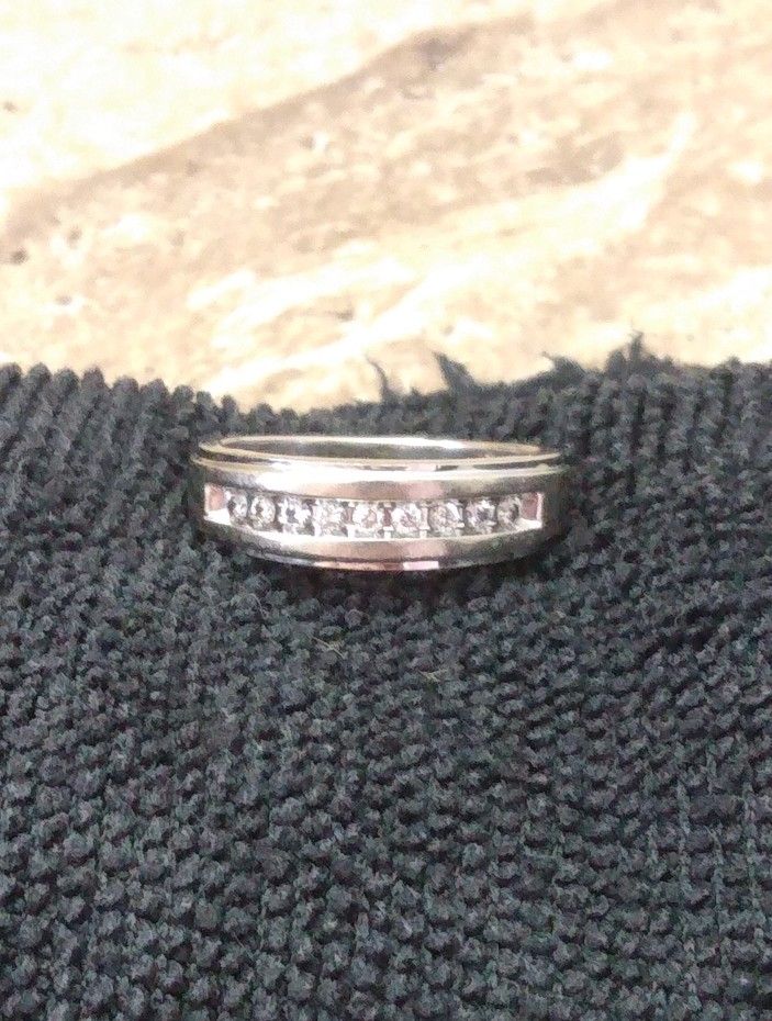 Men's Wedding Band - Size 9 1/2