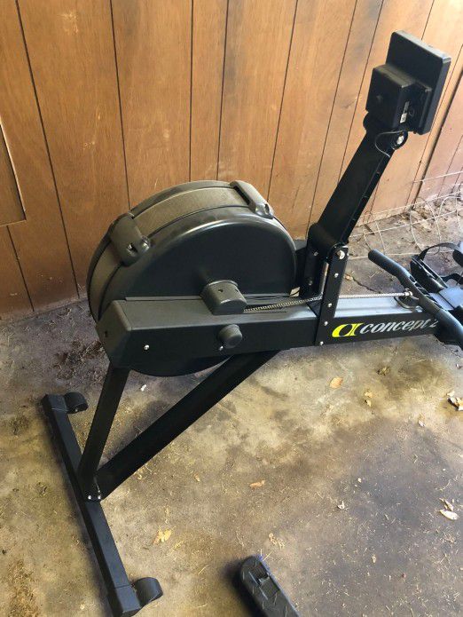concept 2 rowing machine with pm5 monitor 