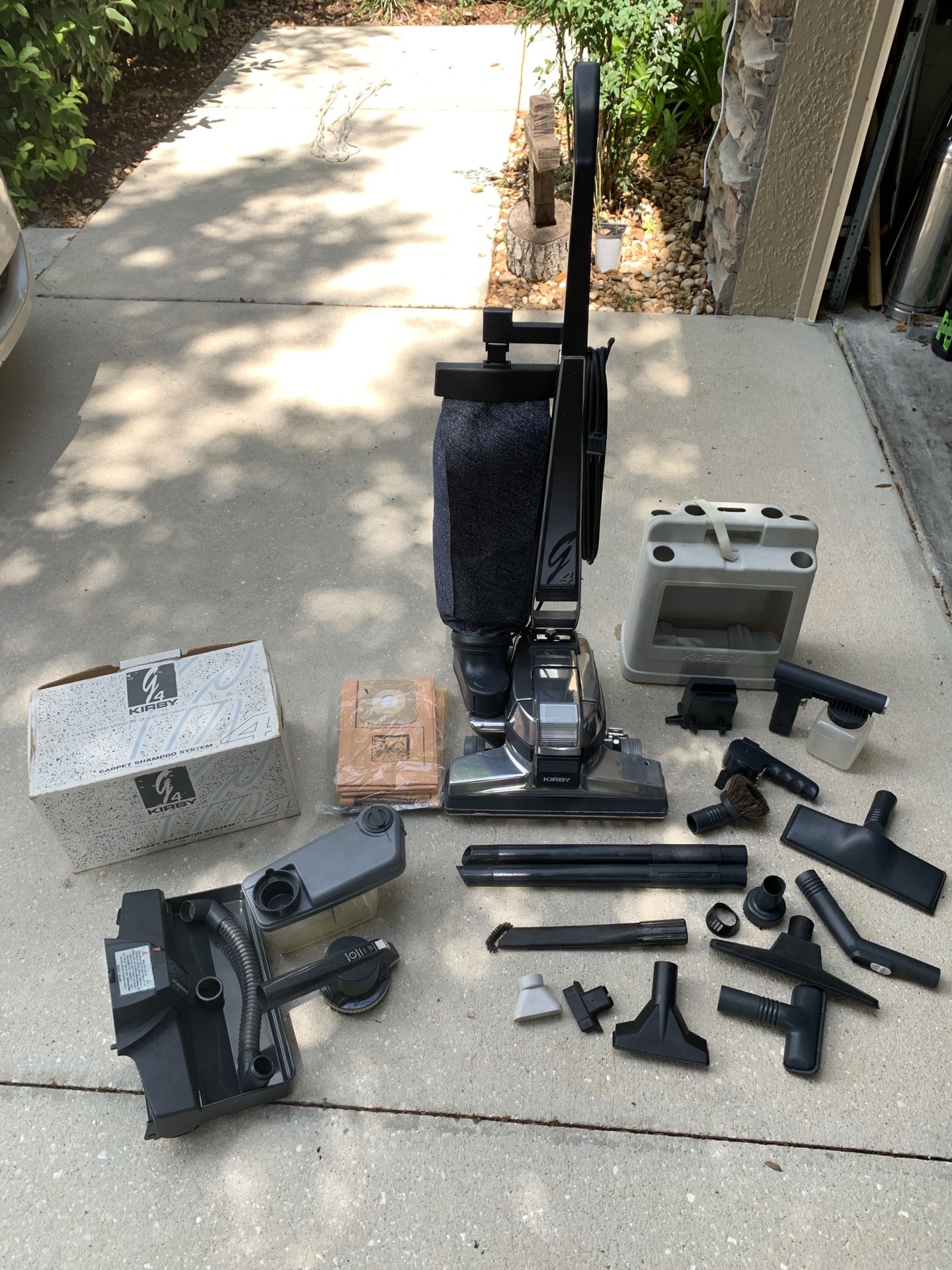 “Kirby G4” Used Excellent Condition With Shampoo Attachment