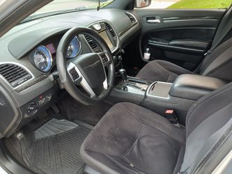 2011 Chrysler 300 Thumbnail