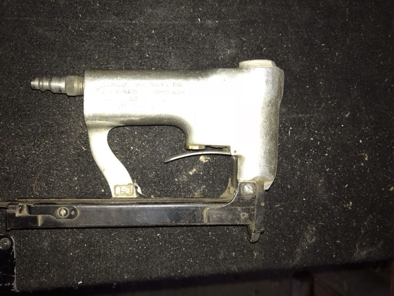 Senco pneumatic staple guns