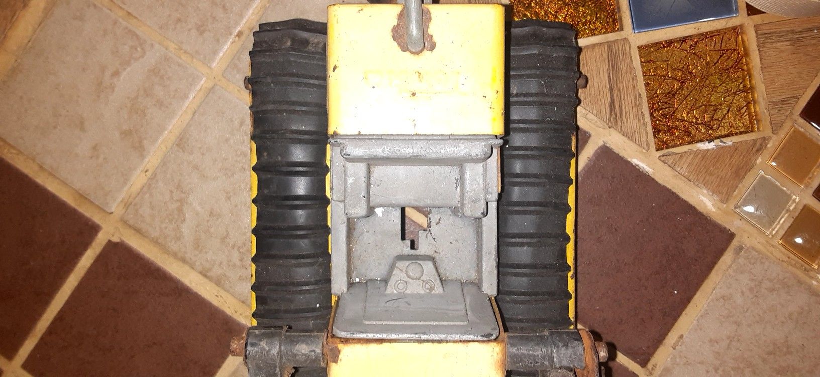 Vtg Metal Toy