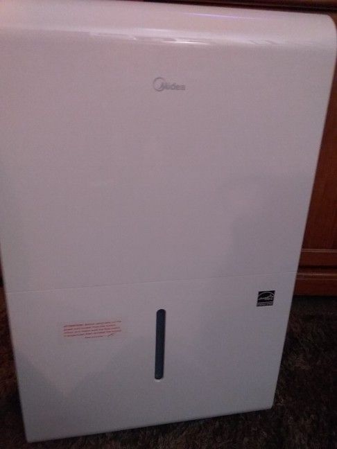 New. Midea 70 Pts. Dehumidifier