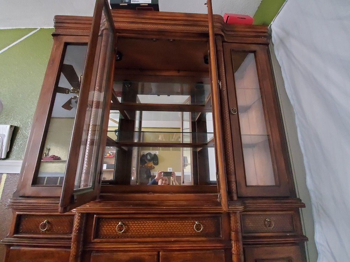 A Serengeti Kuliwood and Leather China by Ashley Furniture for Sale in Visalia, CA OfferUp