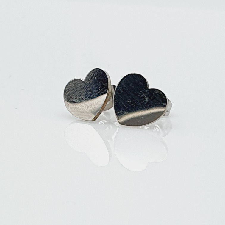 "Trendy Heart Stainless Steel Stud Earrings for Teens Girls/Women, MLN1001GL
 