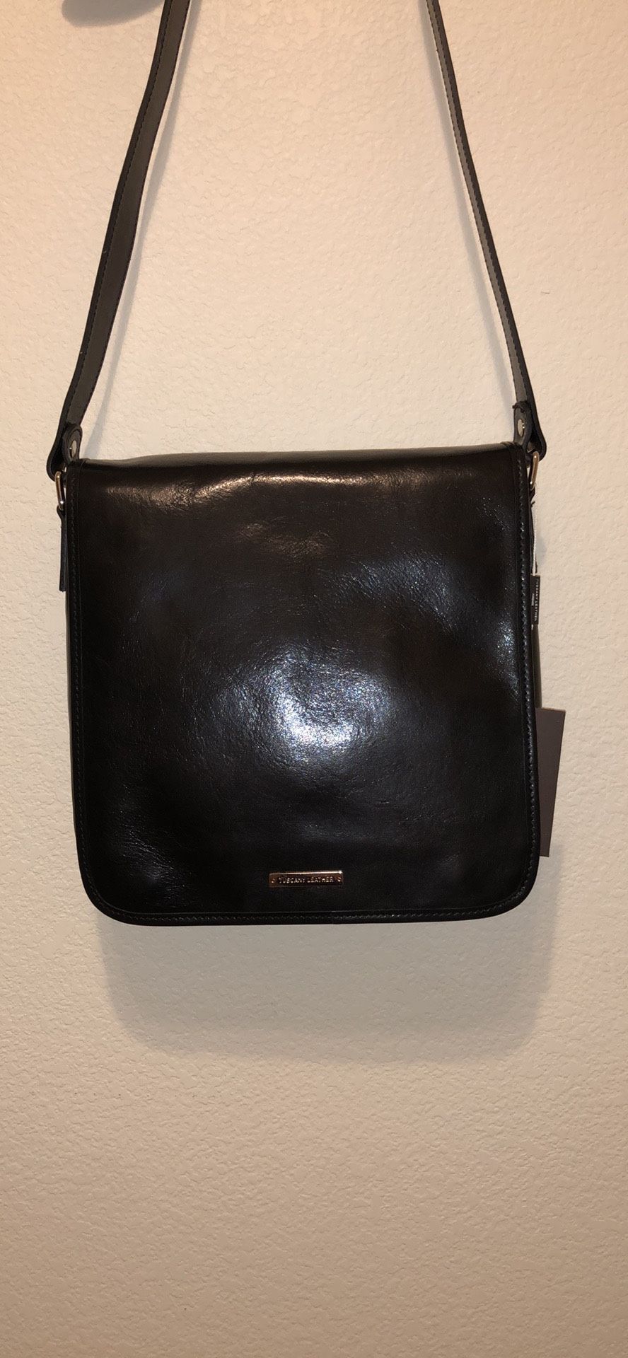 Calfskin Leather Crossbody Messenger Bag, Black