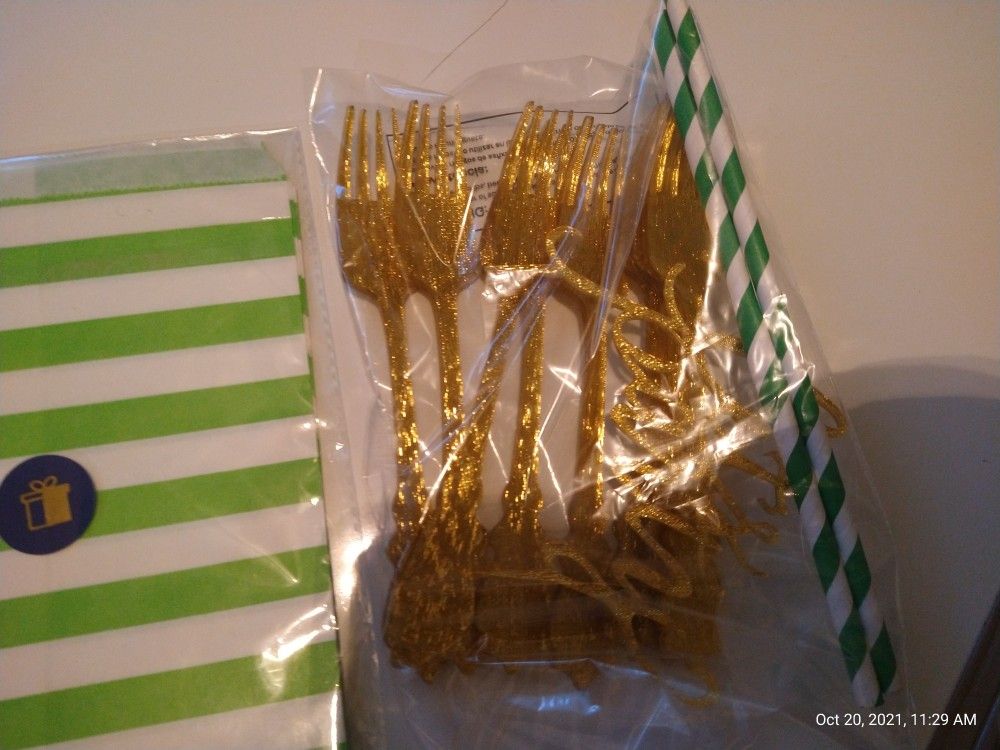 Party Supplies Gold & Green bachelorette,