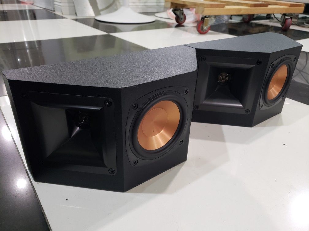 Klipsch RS 41 II 400 Watts Peak (Pair) Bookshelf or wall speakers like new, perfect working, amazing