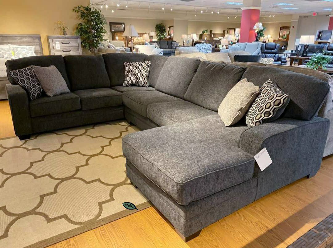 🪶💲39 Down Payment. IN STOCK Tracling Slate LAF Sectional

by Ashley Furniture