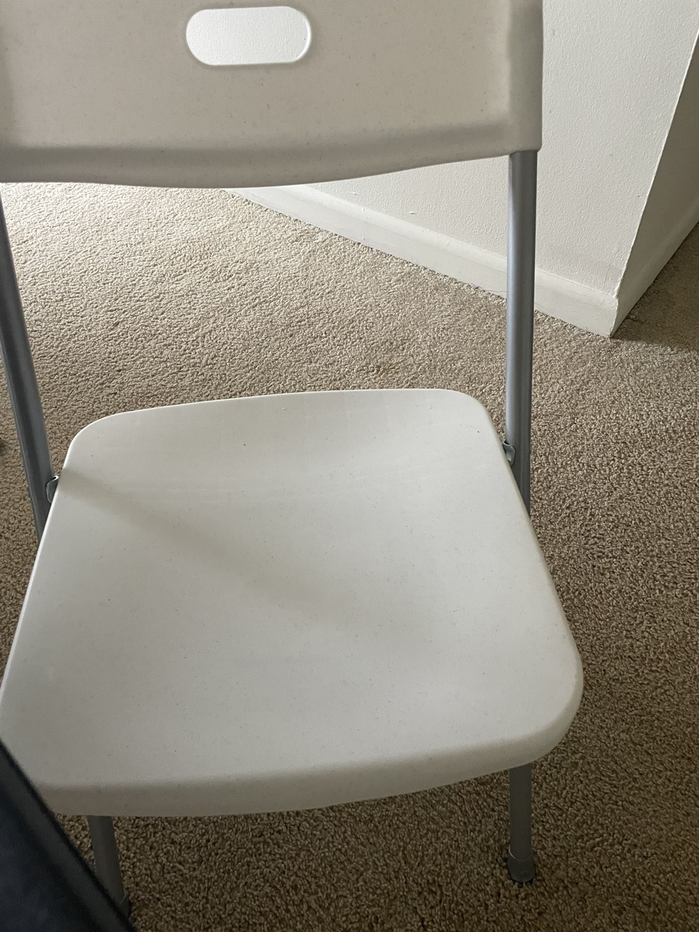 Kitchen Table With Two Chairs In Very Good Conditioning 