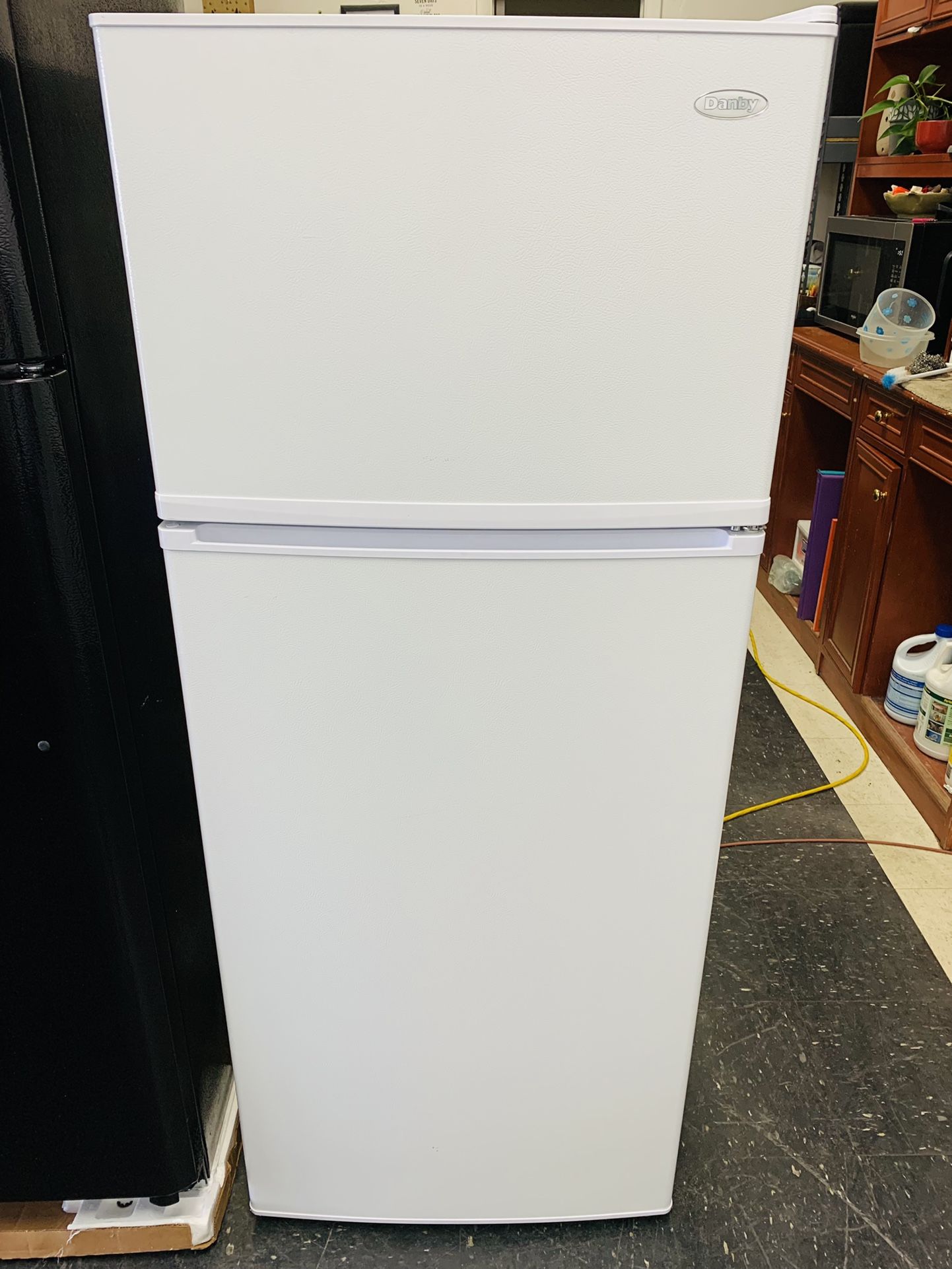 Danby Top/Bottom Refrigerator