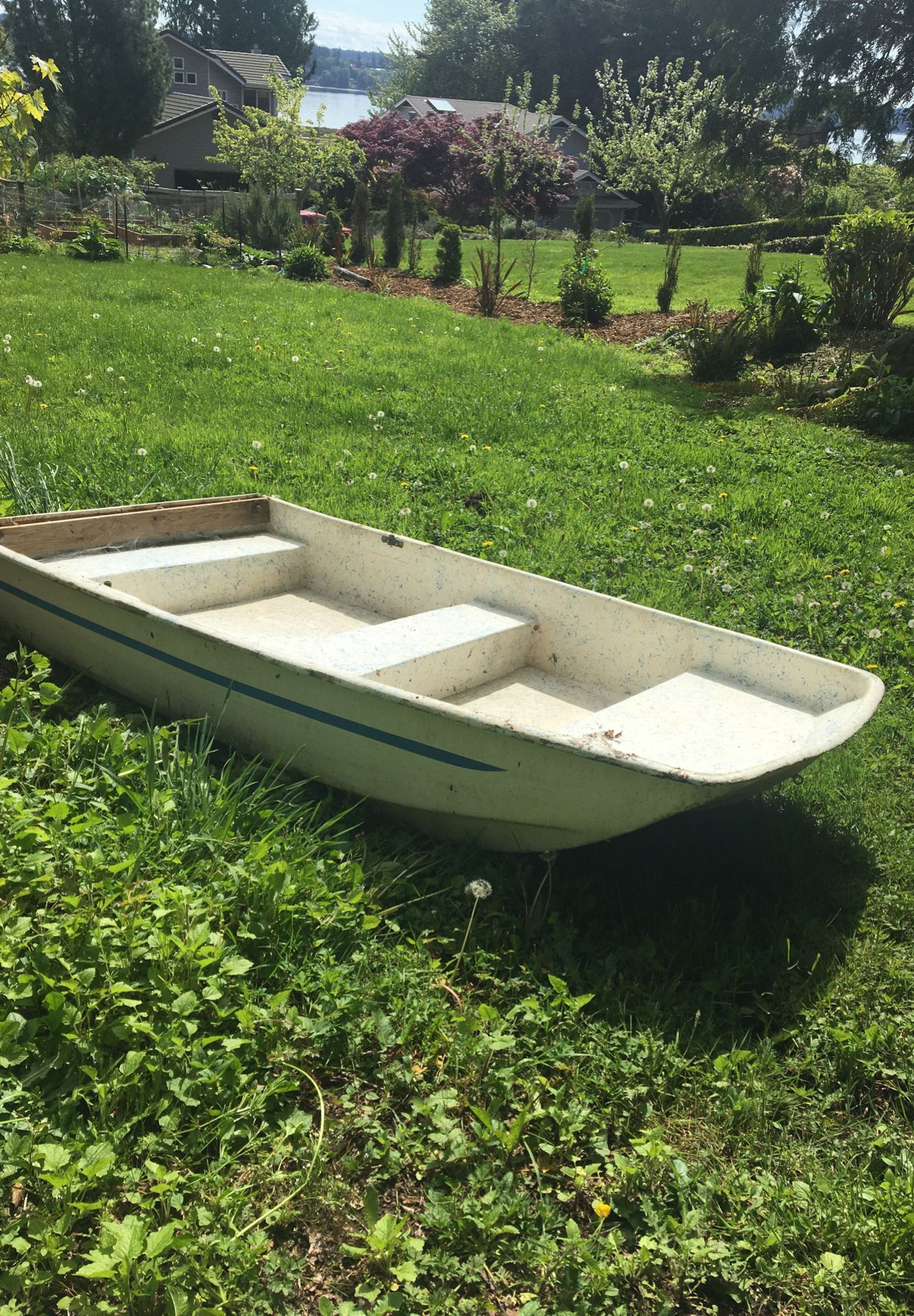 Livingston dinghy 8ft fiberglass row boat for Sale in Gig Harbor, WA 