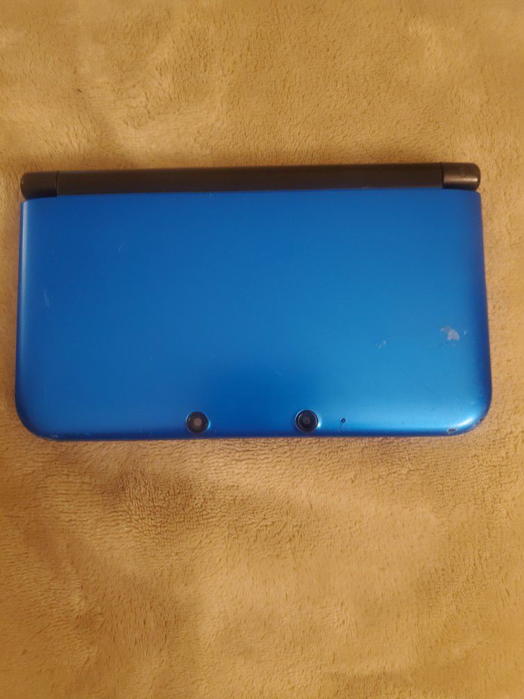 Nintendo 3DS XL Blue/Black System Handheld Game Console Stylus Charger Bundle