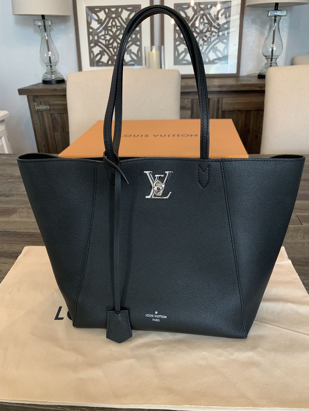 Louis Vuitton Tote lockme cabas noir