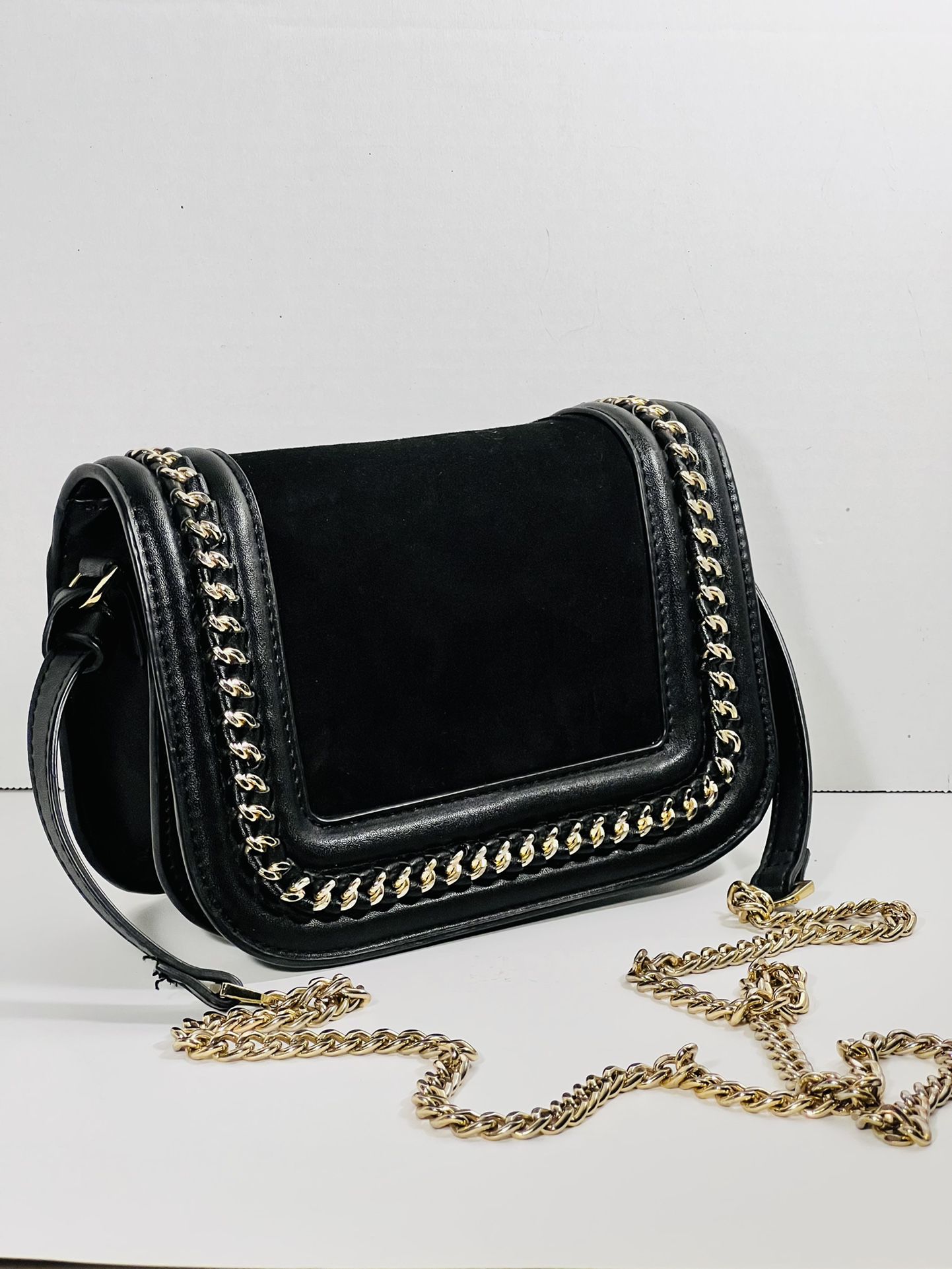 Beautiful suede and faux leather crossbody purse with gold chain
