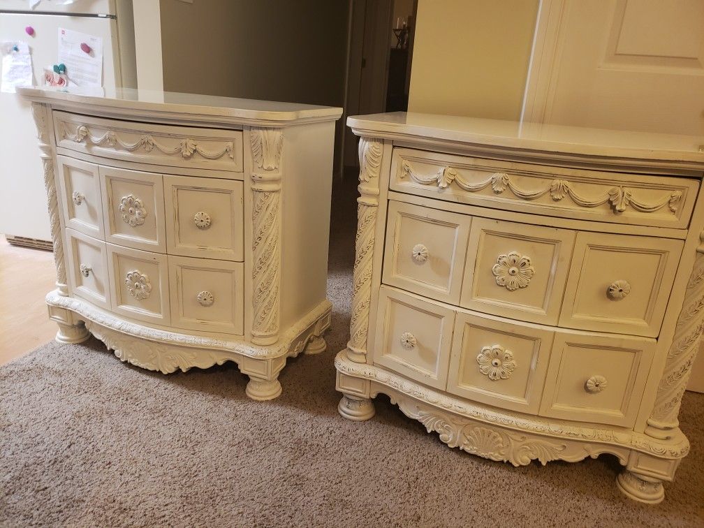 3 Drawer Dresser With Custom Wood Work