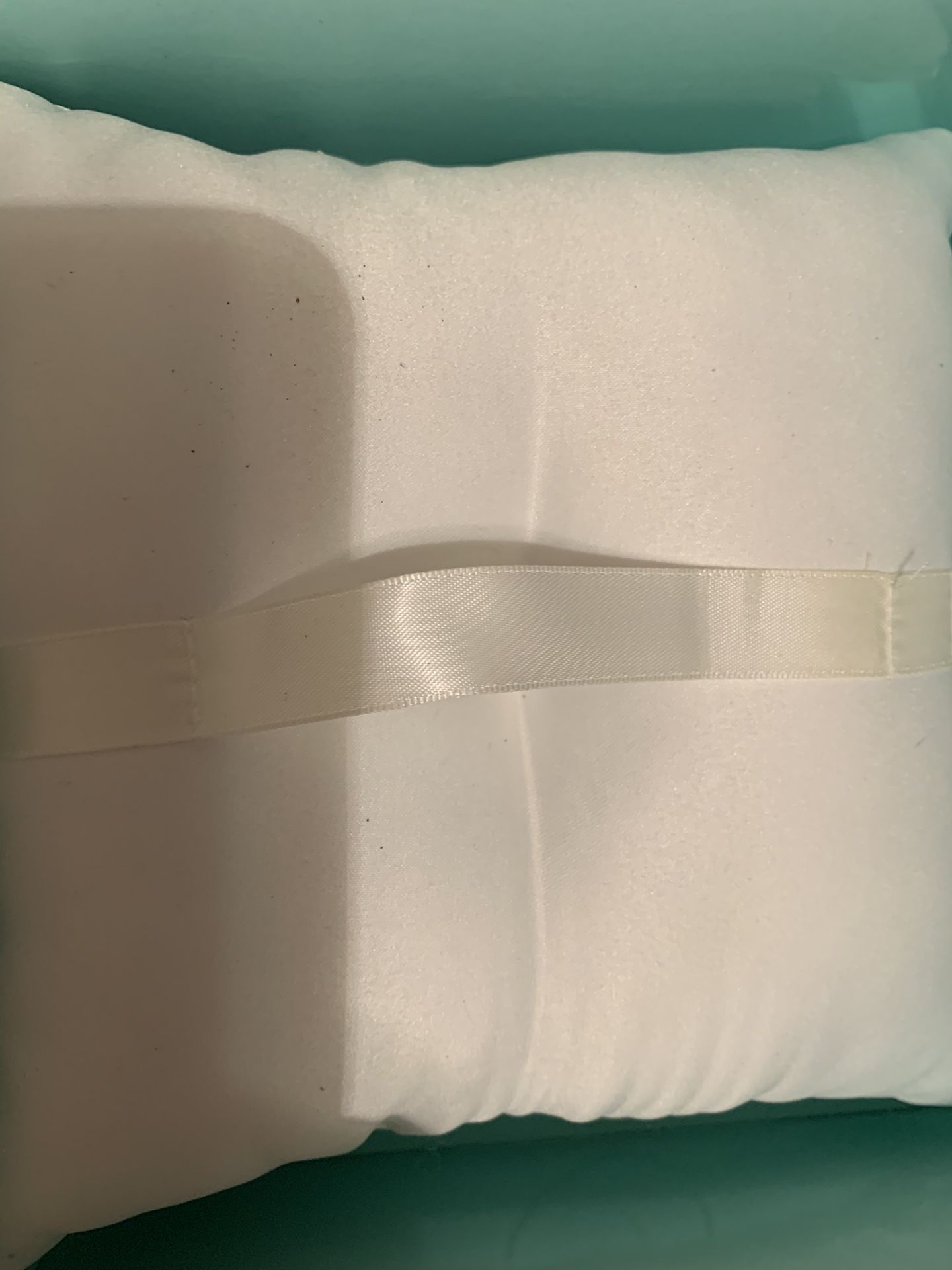 Ring pillow