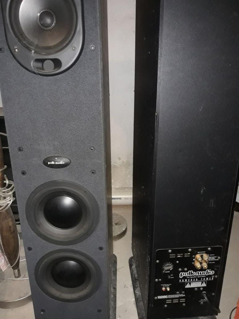 Polk Audio tsi2000i powered towers in excellent condition!