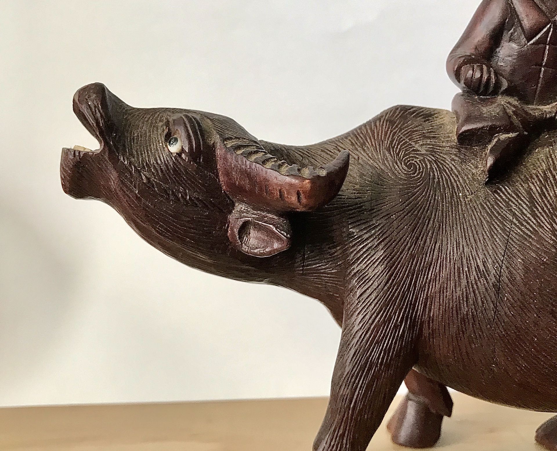 Chinese redwood carve