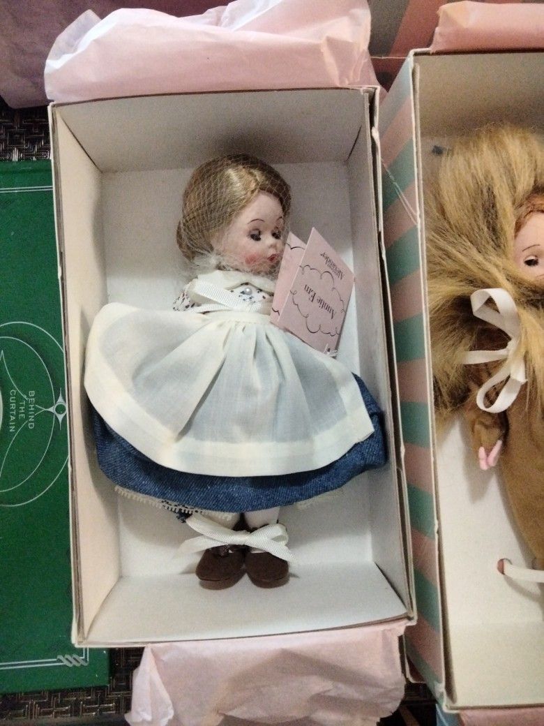 Estate Sale - Wizard Of Oz Collection