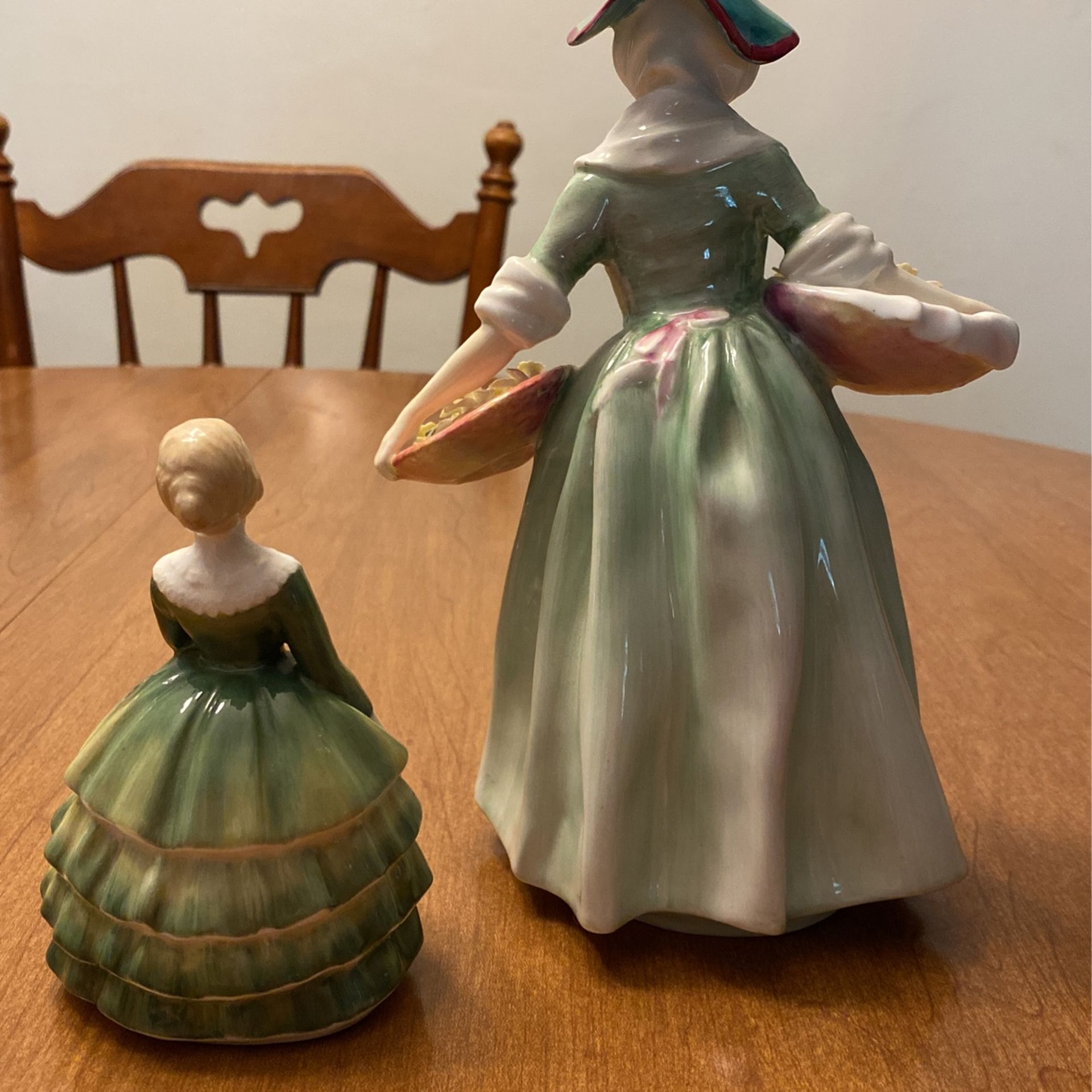 Royal Doulton Daffy Down Dilly & Belle Antique Figurine