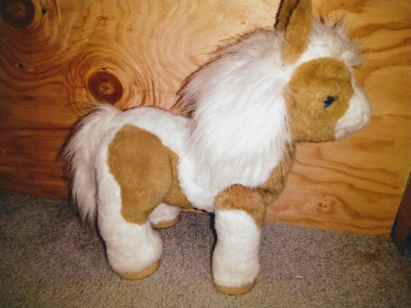 FurReal Friends Baby Butterscotch My Magical Show Pony