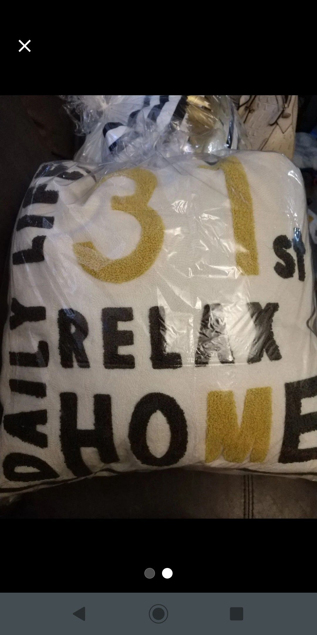 MEDIUM DECOR PILLOWS