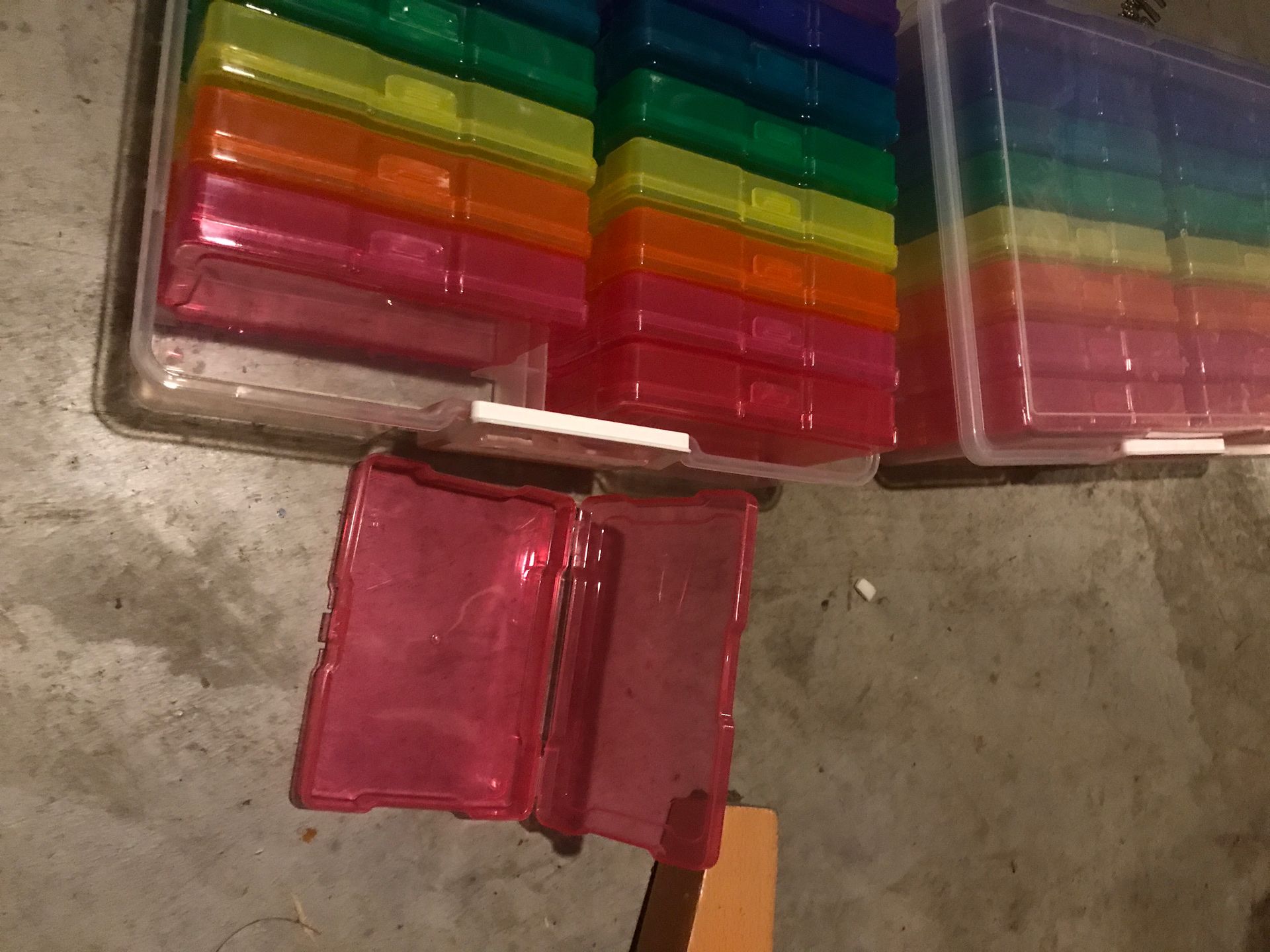 Storage containers . 2 for 15$ or 10$ each