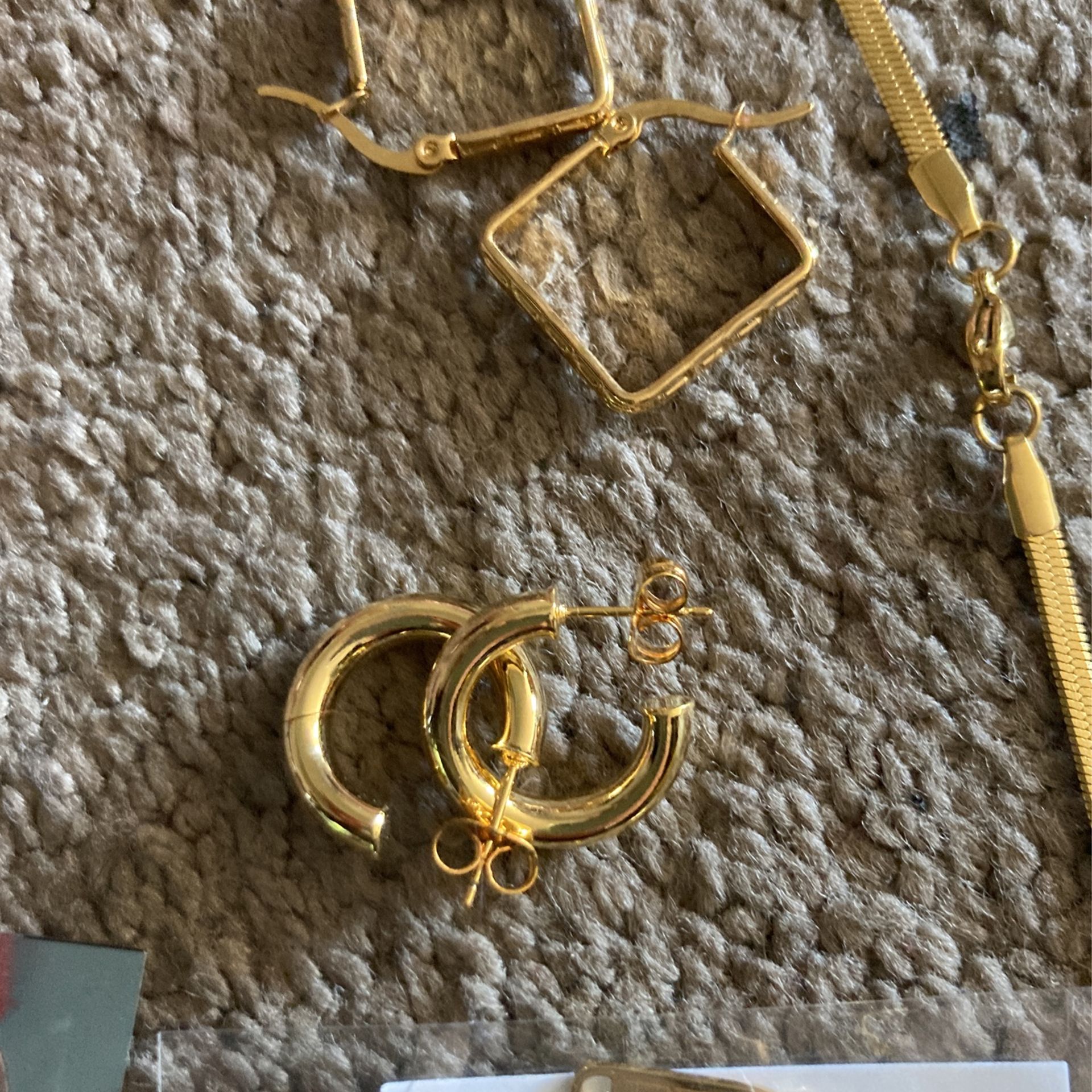 Brand New: Mini Hair Straightener + Eye Candy Collagen Eyepatch + Pink Glasses + 3 Different Pairs Of Earings + 3 Different Necklaces