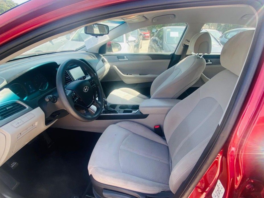 Are you looking to finance a used car vehicle?
2016 Hyundai Sonata SE