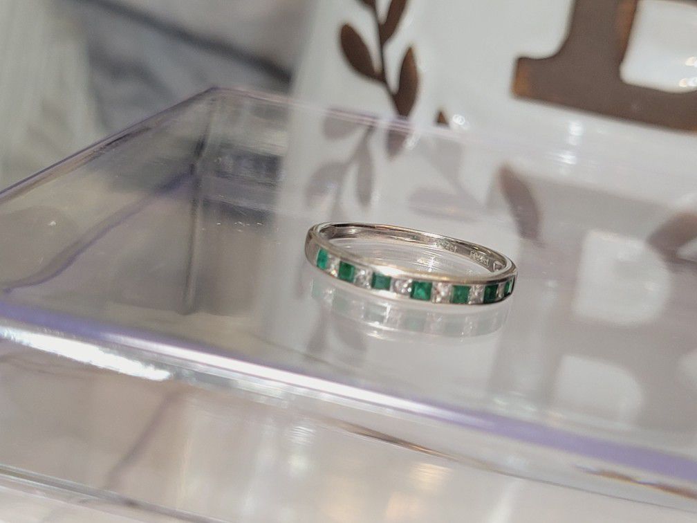 Solid 18kt White Gold Real Emerald And Diamond Engagement Band 